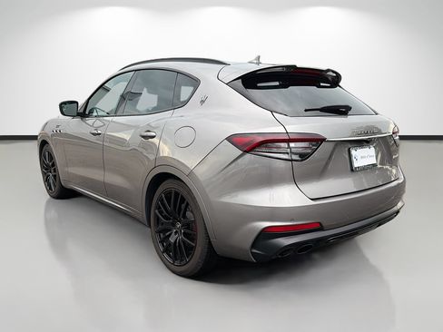 Used 2022 Maserati Levante GT AWD/4WD image 5