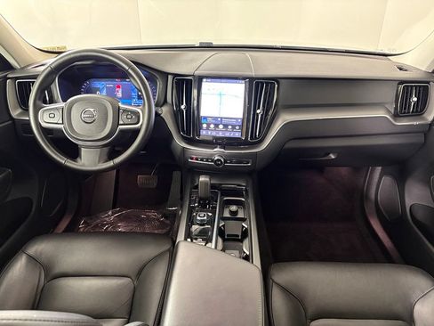 Used 2025 Volvo XC60 B5 Core AWD/4WD image 40