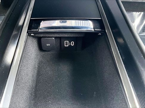 Used 2022 Lincoln Corsair Reserve w/ Sport Package image 16