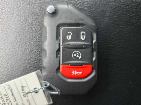 Used 2021 Jeep Wrangler Unlimited Rubicon w/ Uconnect 4C Nav & Sound Group image 21