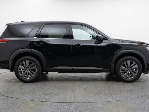Used 2025 Nissan Pathfinder SV FWD image 11