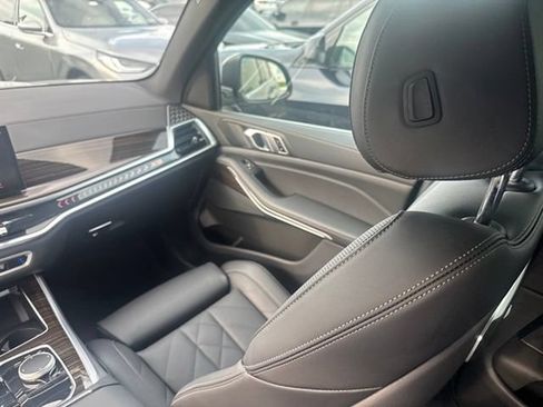 Used 2025 BMW X5 xDrive40i w/ Parking Assistance Package AWD/4WD image 22