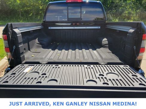 Certified 2022 Nissan Frontier SV w/ SV Premium Package AWD/4WD image 5