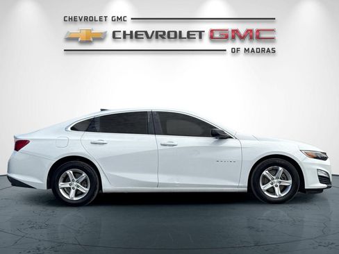 Used 2020 Chevrolet Malibu LS FWD image 2