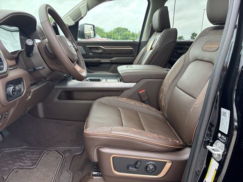 New 2026 RAM 1500 Limited AWD/4WD image 17