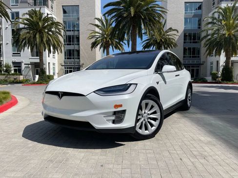 Used 2018 Tesla Model X 100D AWD/4WD image 13