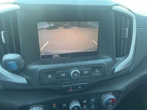 Used 2022 GMC Terrain SLE w/ Driver Convenience Package image 13