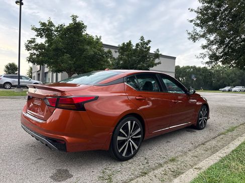 Used 2021 Nissan Altima 2.5 SR FWD image 5