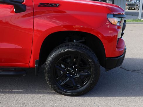 Used 2024 Chevrolet Silverado 1500 Custom Trail Boss w/ Turbomax Blackout Package image 9