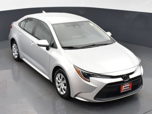 Used 2024 Toyota Corolla LE FWD image 21