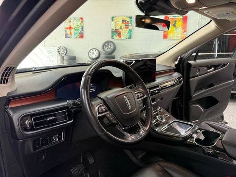 Used 2023 Lincoln Nautilus Reserve w/ Luxury Package image 10