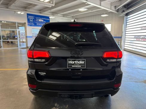Used 2022 Jeep Grand Cherokee Laredo X AWD/4WD image 6