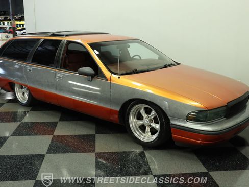 Used 1992 Oldsmobile Custom Cruiser RWD image 14