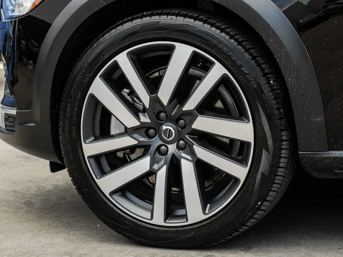 Used 2025 Volvo V90 B6 Cross Country Plus w/ Protection Package Premier AWD/4WD image 50