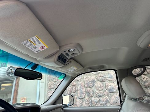 Used 2002 GMC Yukon XL 2500 SLT image 17