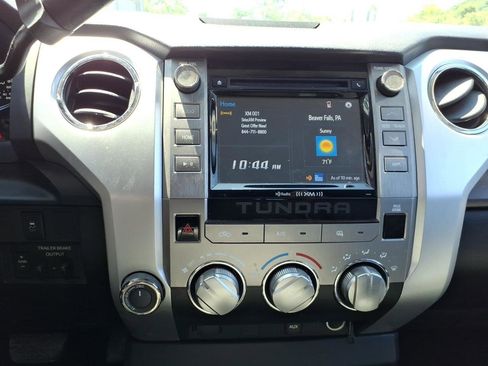 Used 2018 Toyota Tundra SR5 AWD/4WD image 11