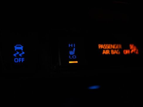Used 2022 Toyota RAV4 XSE AWD/4WD image 23