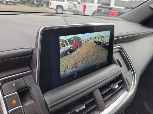 Used 2023 Chevrolet Suburban LT image 23