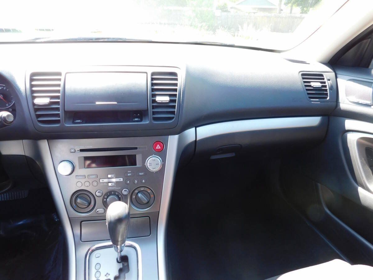 Used 2009 Subaru Outback 2.5i Special Edition AWD/4WD image 7