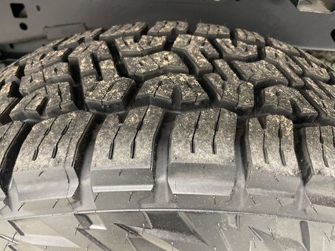 Used 2024 Ford F250 Lariat w/ Sport Appearance Package image 14