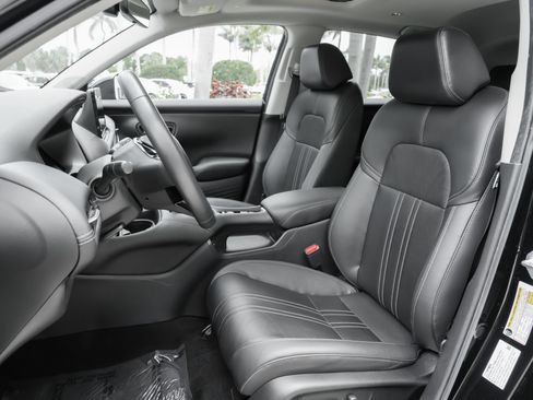 Used 2024 Honda HR-V EX-L image 8