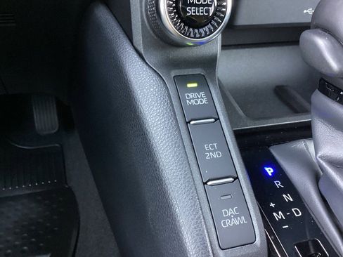 Used 2025 Toyota Land Cruiser image 20