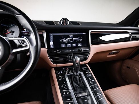 Certified 2021 Porsche Macan S AWD/4WD image 19