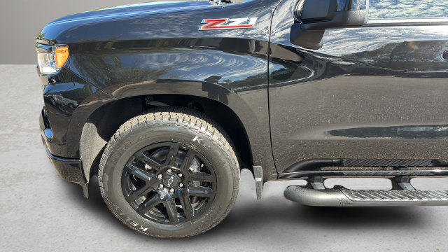 Used 2024 Chevrolet Silverado 1500 RST w/ Z71 Off-Road Package AWD/4WD image 37