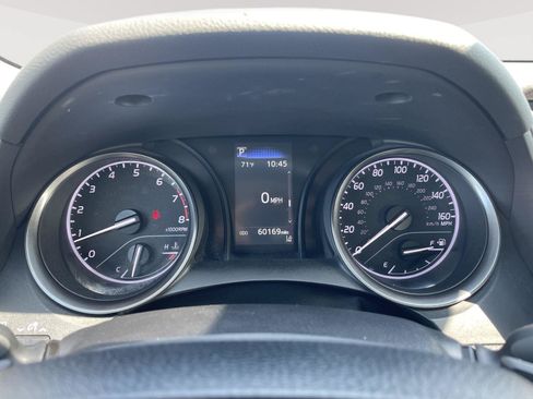 Used 2021 Toyota Camry SE FWD image 2