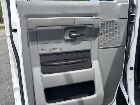 Used 2011 Ford E-250 and Econoline 250 w/ PWR Group RWD image 14