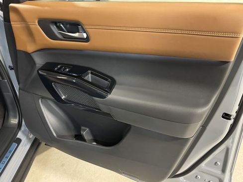 New 2026 Nissan Pathfinder Platinum w/ Cargo Package AWD/4WD image 7