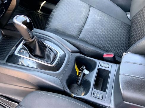 Used 2017 Nissan Rogue SV FWD image 15
