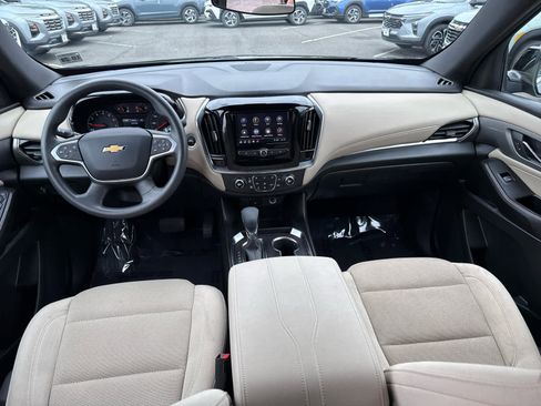 Used 2023 Chevrolet Traverse LS image 12