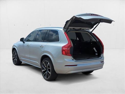 Used 2022 Volvo XC90 T6 Momentum w/ Advanced Package image 10