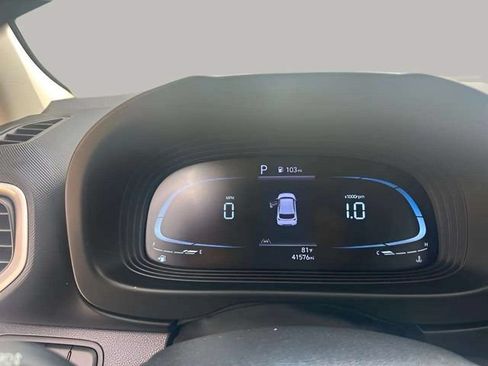 Used 2023 Hyundai Venue SEL w/ Cargo Package FWD image 11