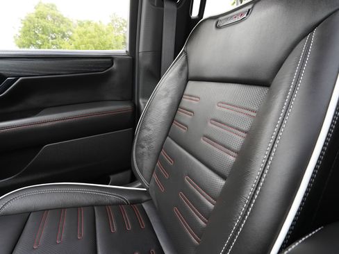 Used 2026 GMC Yukon AT4 Ultimate image 31