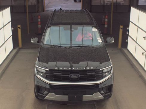 Used 2025 Ford Expedition Max Platinum image 14