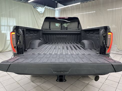 Used 2025 GMC Sierra 2500 AT4 AWD/4WD image 8