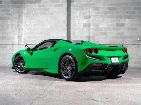 Used 2023 Ferrari F8 Tributo image 5