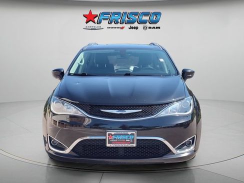 Used 2020 Chrysler Pacifica Touring-L Plus FWD image 2