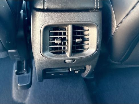 Used 2019 Jeep Cherokee Limited FWD image 20