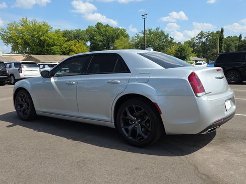 Used 2023 Chrysler 300 Touring w/ Safetytec Plus Group RWD image 3