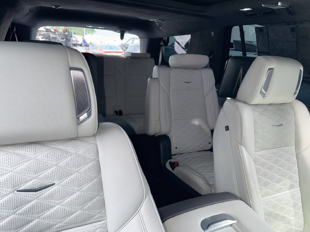 Used 2025 Cadillac Escalade Sport Platinum AWD/4WD image 34
