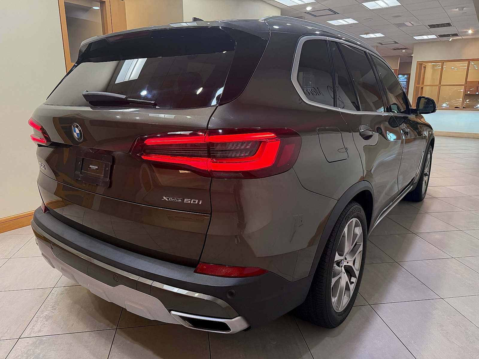 Used 2020 BMW X5 xDrive50i AWD/4WD image 4
