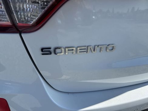 Used 2015 Kia Sorento LX image 13