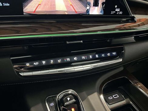 Certified 2023 Cadillac Escalade ESV Sport Platinum w/ LPO, ONYX Package image 29