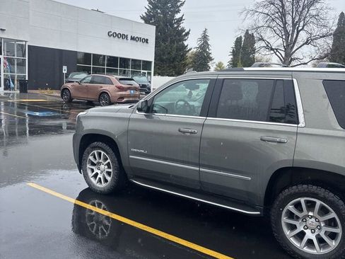 Used 2018 GMC Yukon Denali w/ Open Road Package AWD/4WD image 9