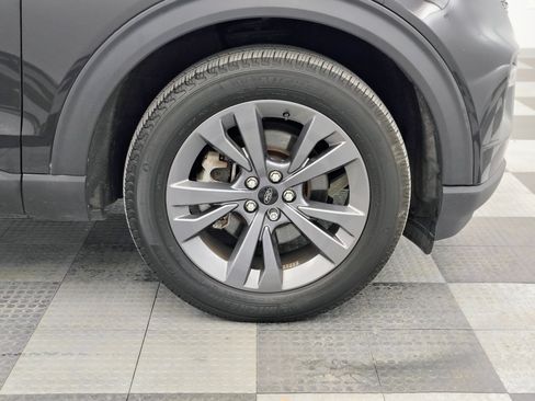 Used 2023 Ford Explorer XLT w/ Equipment Group 202A image 12