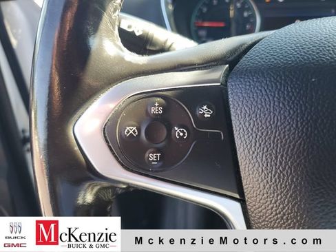 Used 2022 Chevrolet Traverse LT FWD image 12