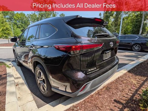 Used 2026 Toyota Highlander Limited AWD/4WD image 5